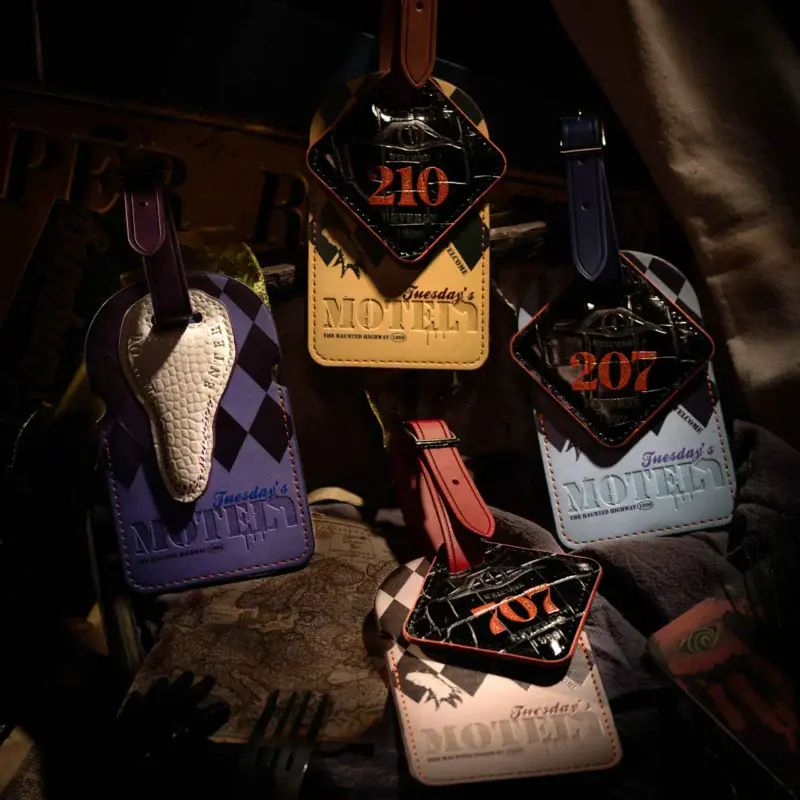 Themed luggage tag - On Your Luggage - Image 2