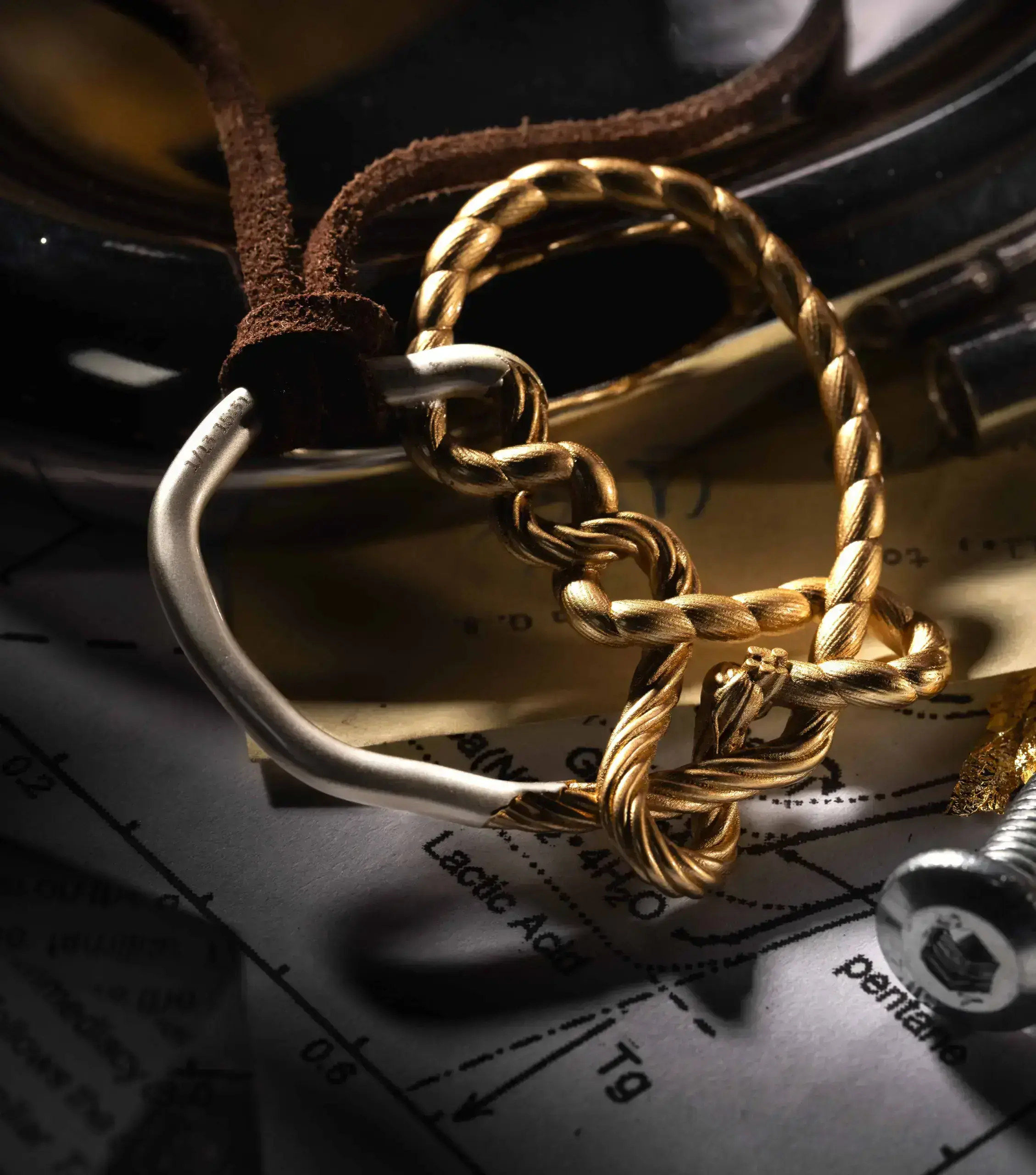 Hofmann Knot Charm - The Memorial 5 Hofmann Knot Charm - The Memorial the memorial o reverse 1999 hofmann knot charm content 3